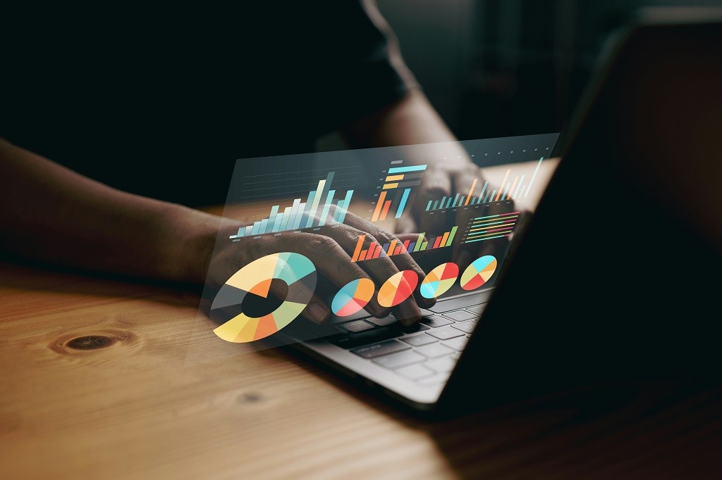 how to monetize an online community